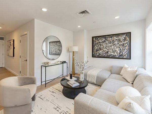 16 Boardman St, Unit 105, Boston, MA 02128