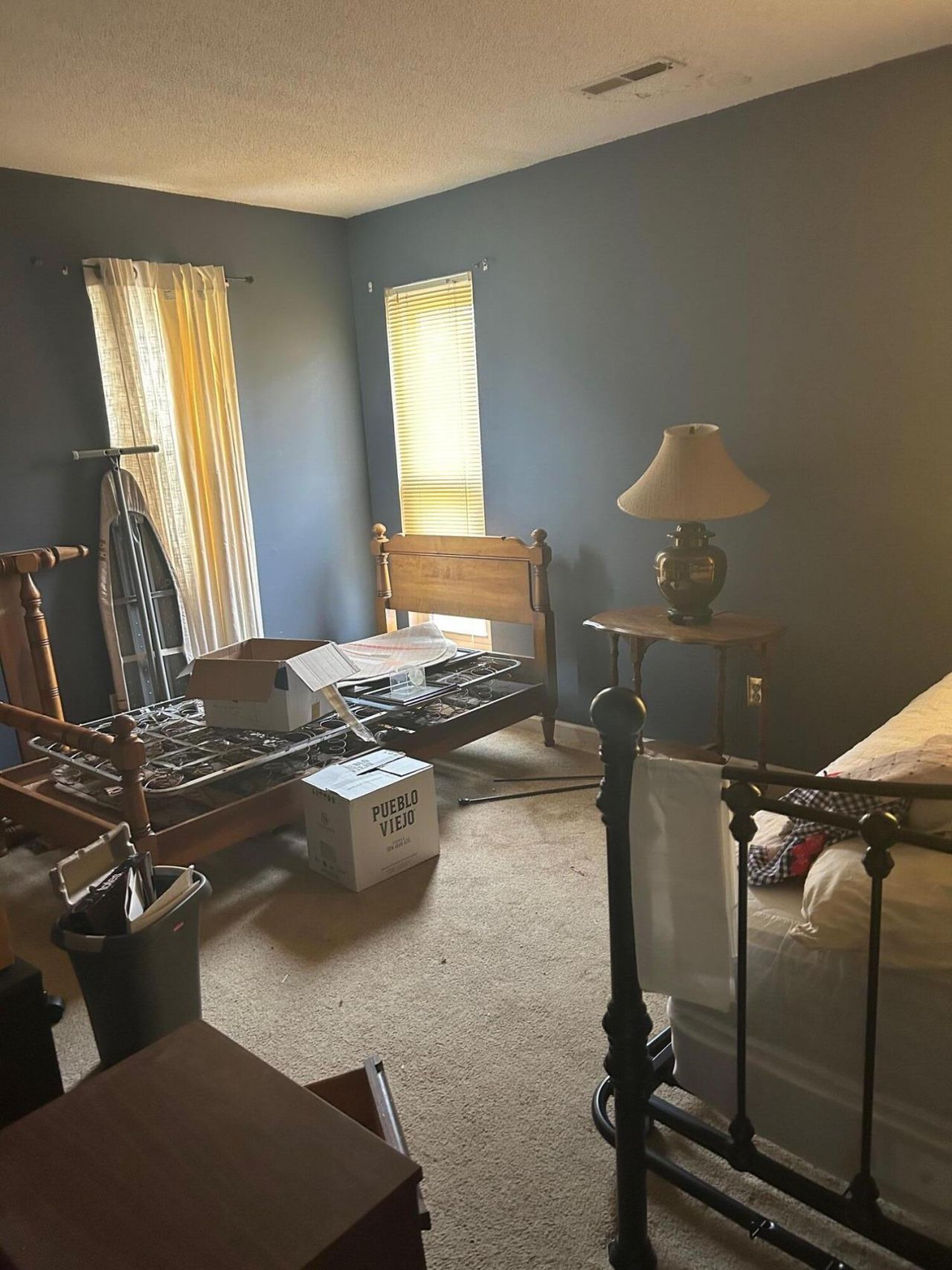 2 Manor Boulevard Photo 12