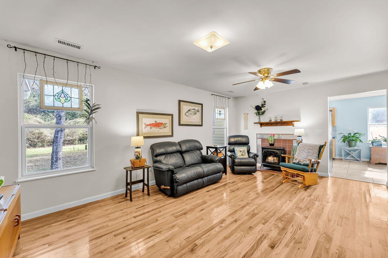 1014 Benton Bnd Road Photo 7