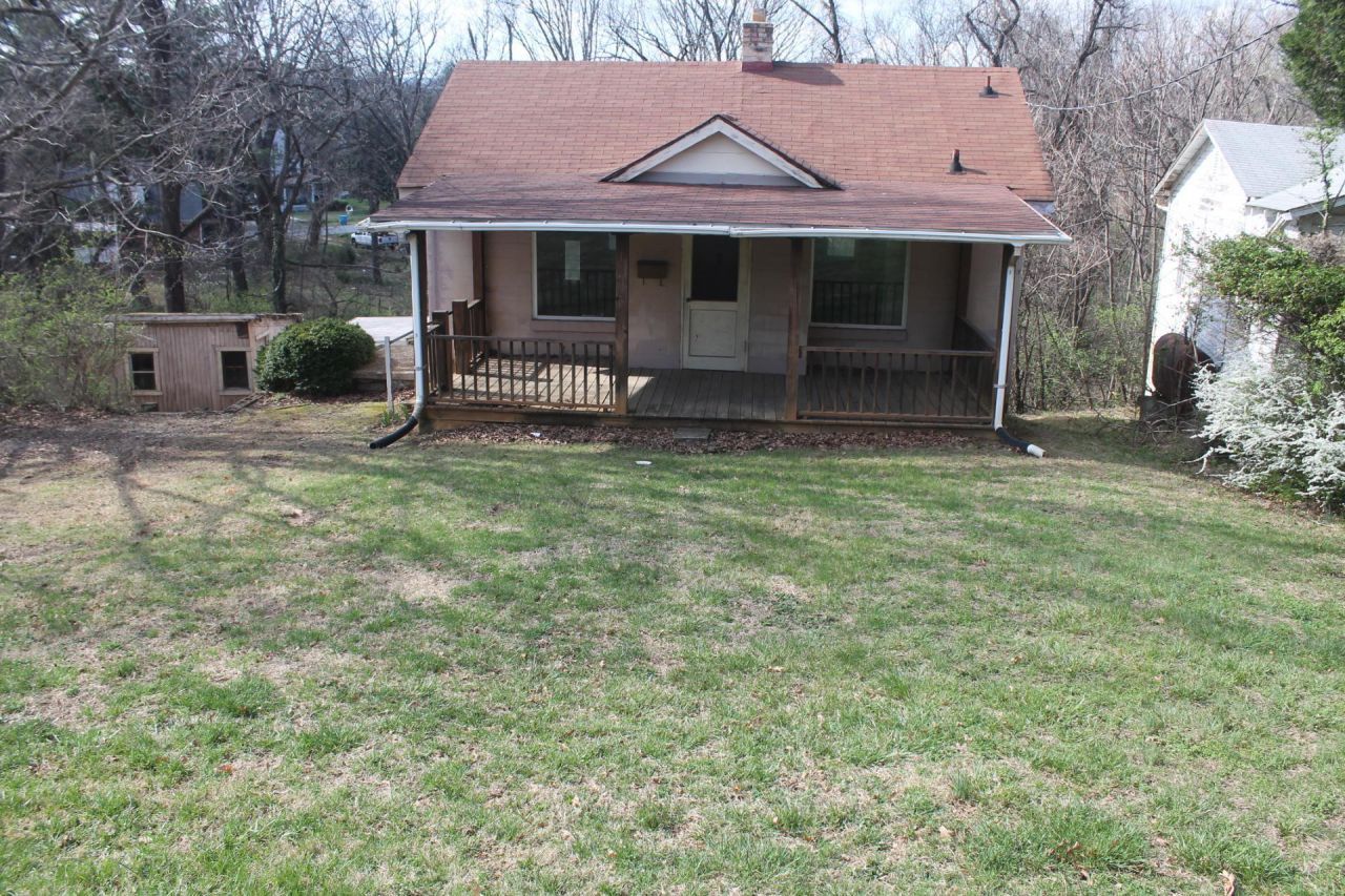 1012 Crescent St Nw, Roanoke, VA 24017 Main Photo