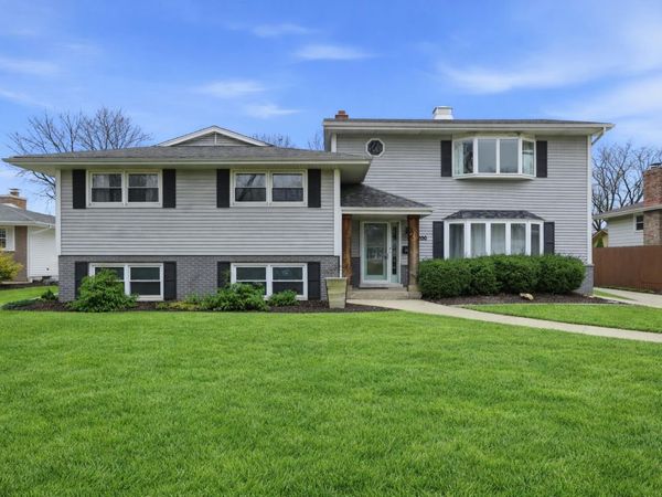 9200 Birch Avenue, Munster, IN 46321