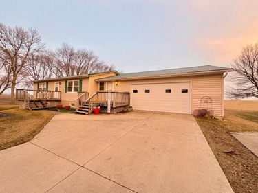611 Hackberry Street, Dawson, MN 56232