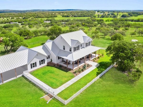 2454 McKinney Loop, Blanco, TX 78606