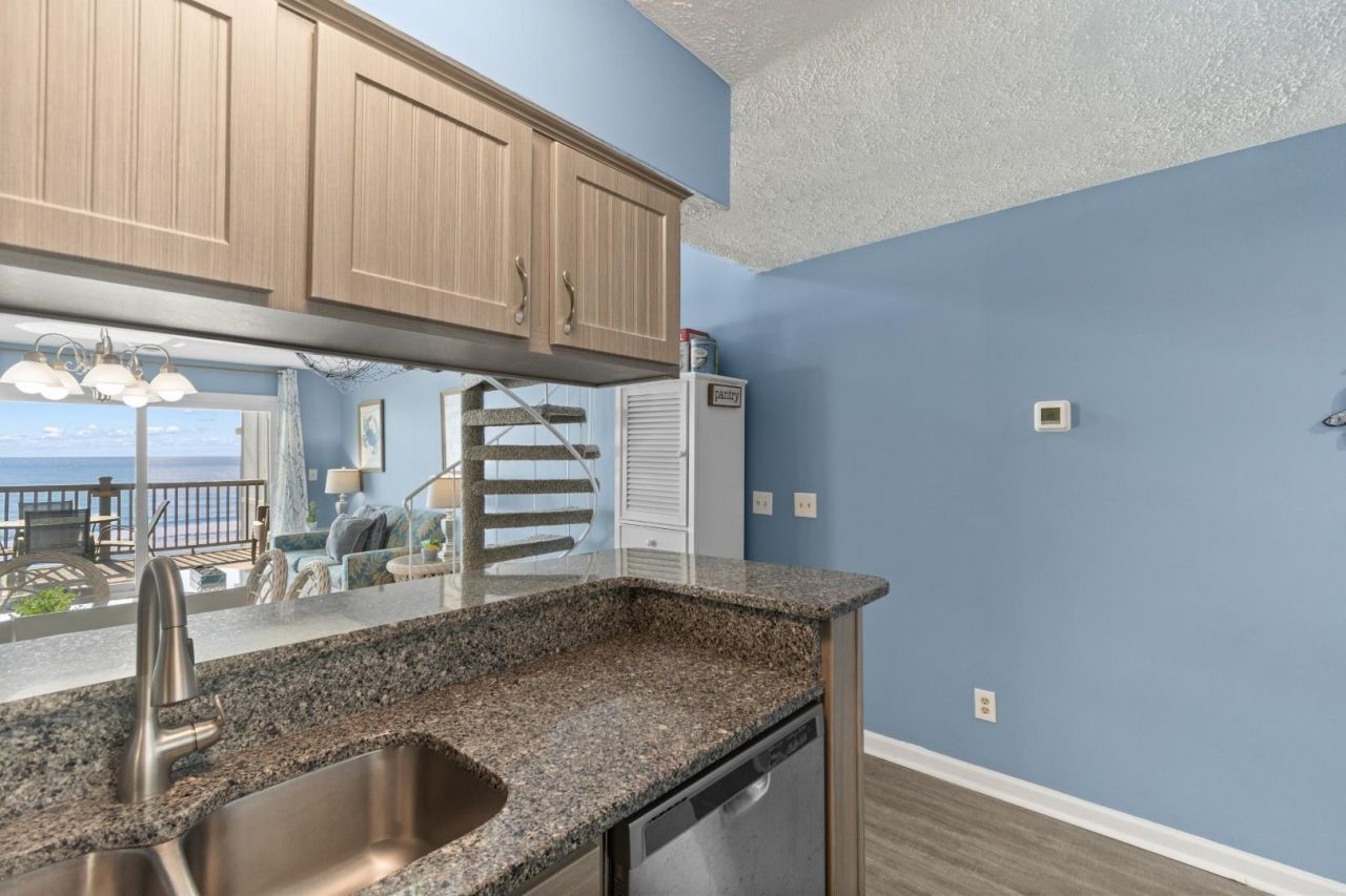 126 N Waccamaw Dr. Photo 5