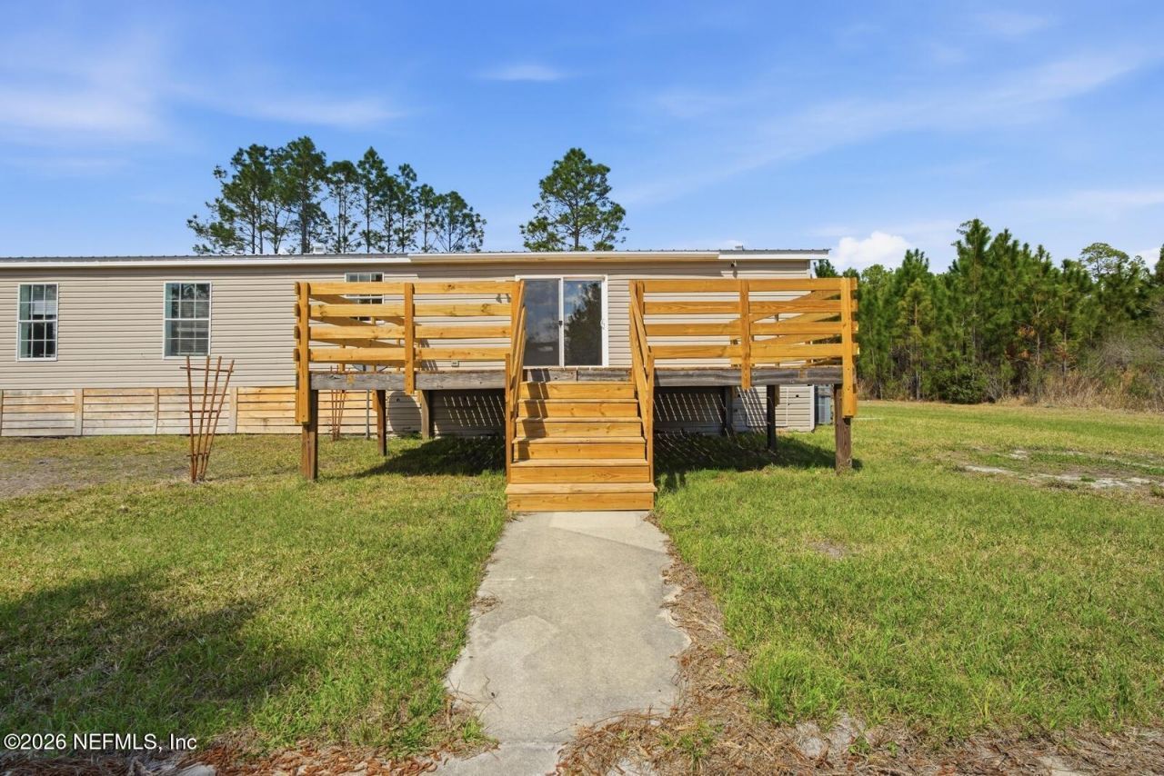 299 Cayenne Street, Interlachen, FL 32148 Photo