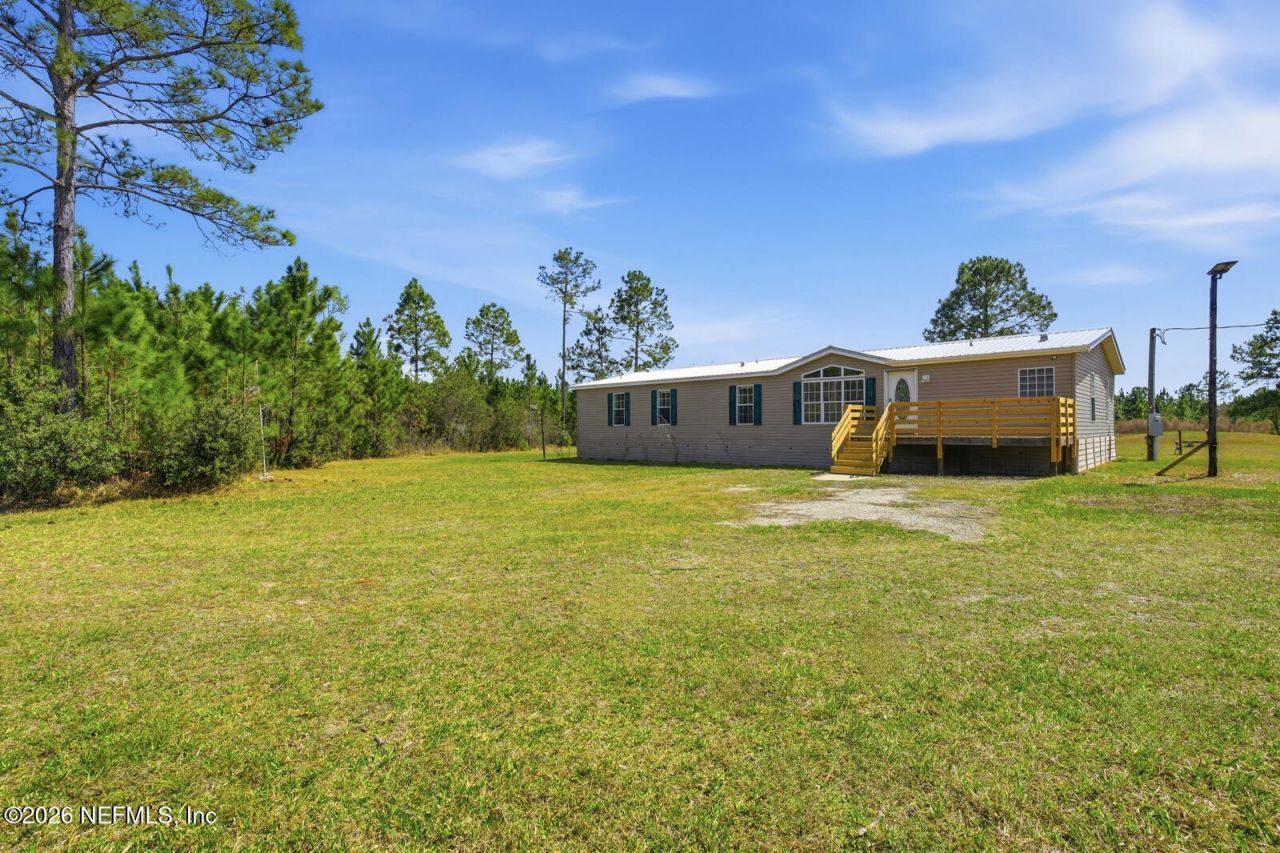 299 Cayenne Street, Interlachen, FL 32148 Photo