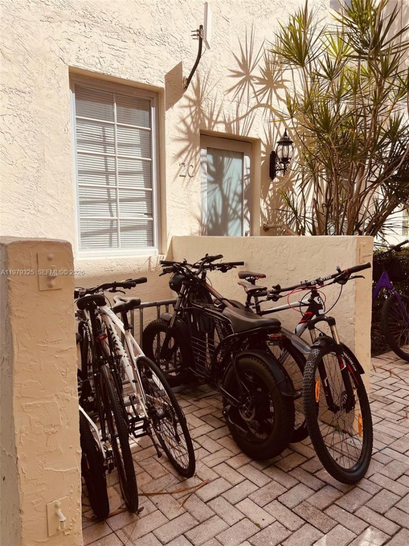 1500 Pennsylvania Ave , Unit 9A, Miami Beach, FL 33139 Photo