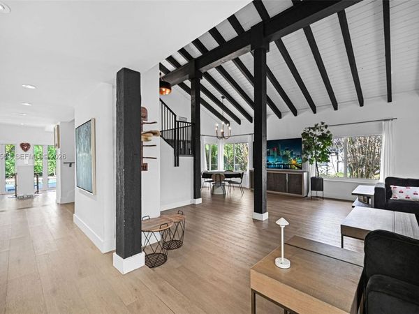 9300 E Calusa Club Dr , Miami, FL 33186