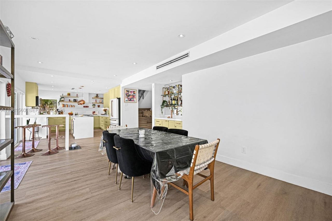 9300 E Calusa Club Dr , Miami, FL 33186 Photo