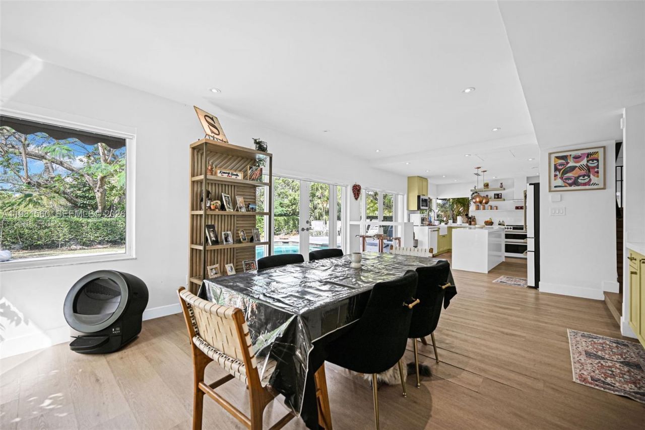 9300 E Calusa Club Dr , Miami, FL 33186 Photo