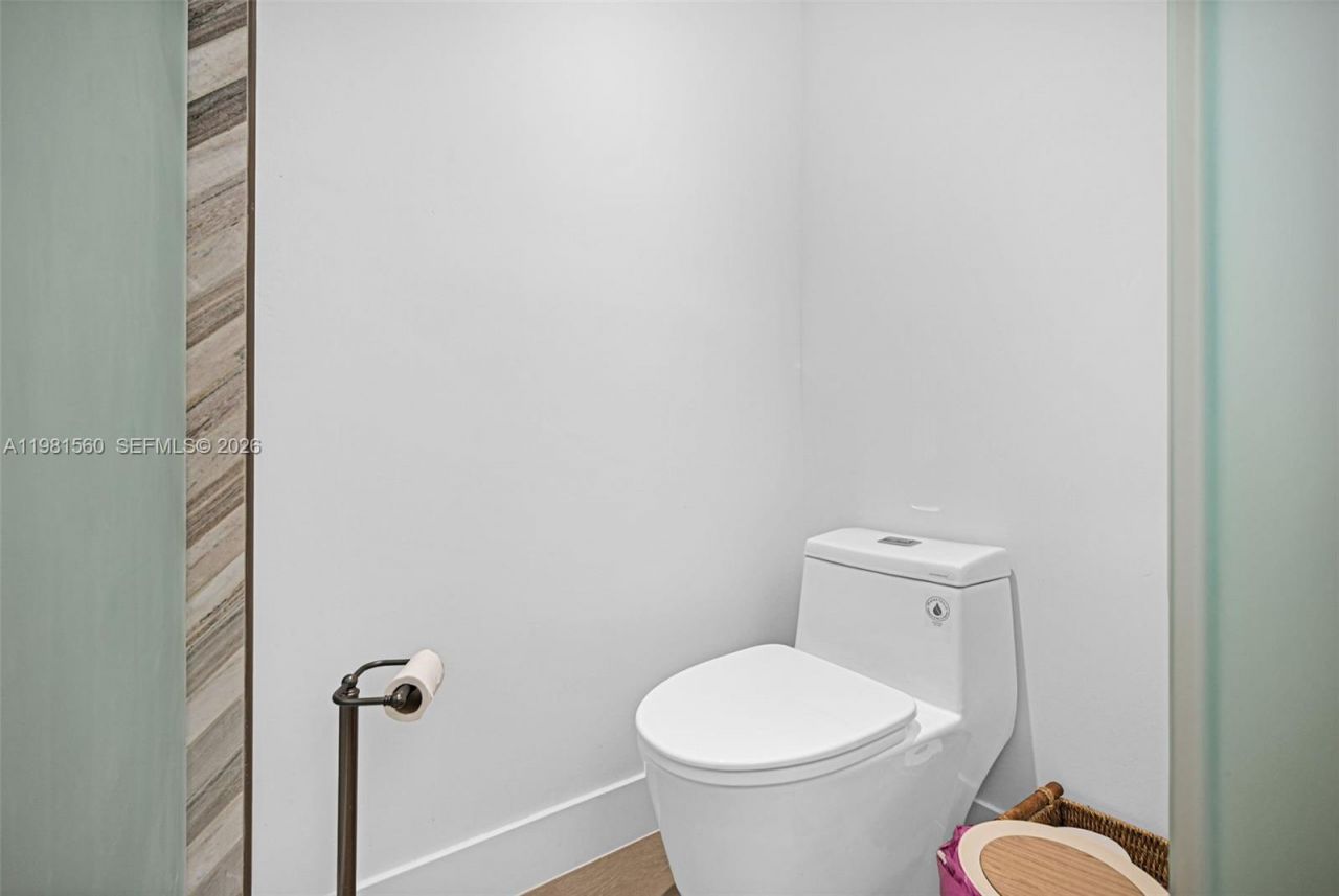 9300 E Calusa Club Dr , Miami, FL 33186 Photo