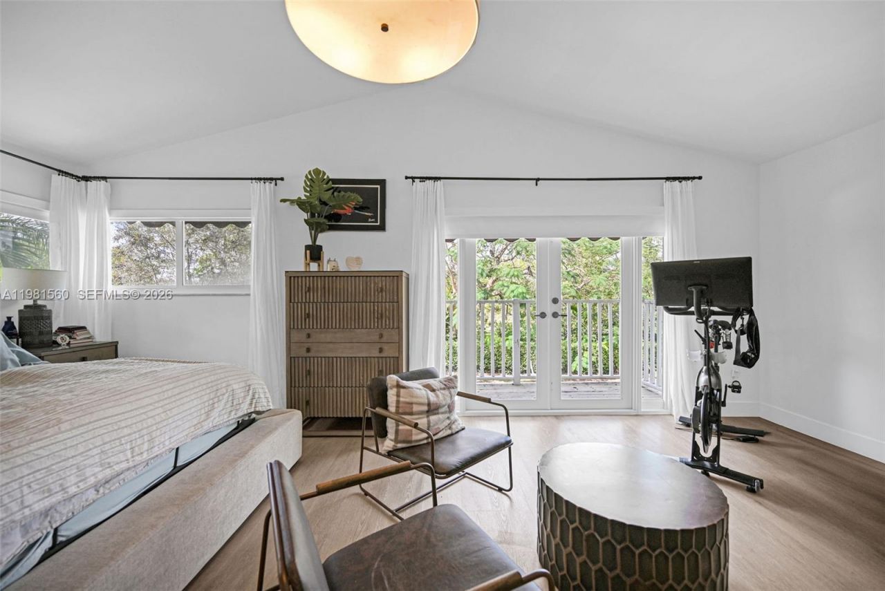 9300 E Calusa Club Dr , Miami, FL 33186 Photo