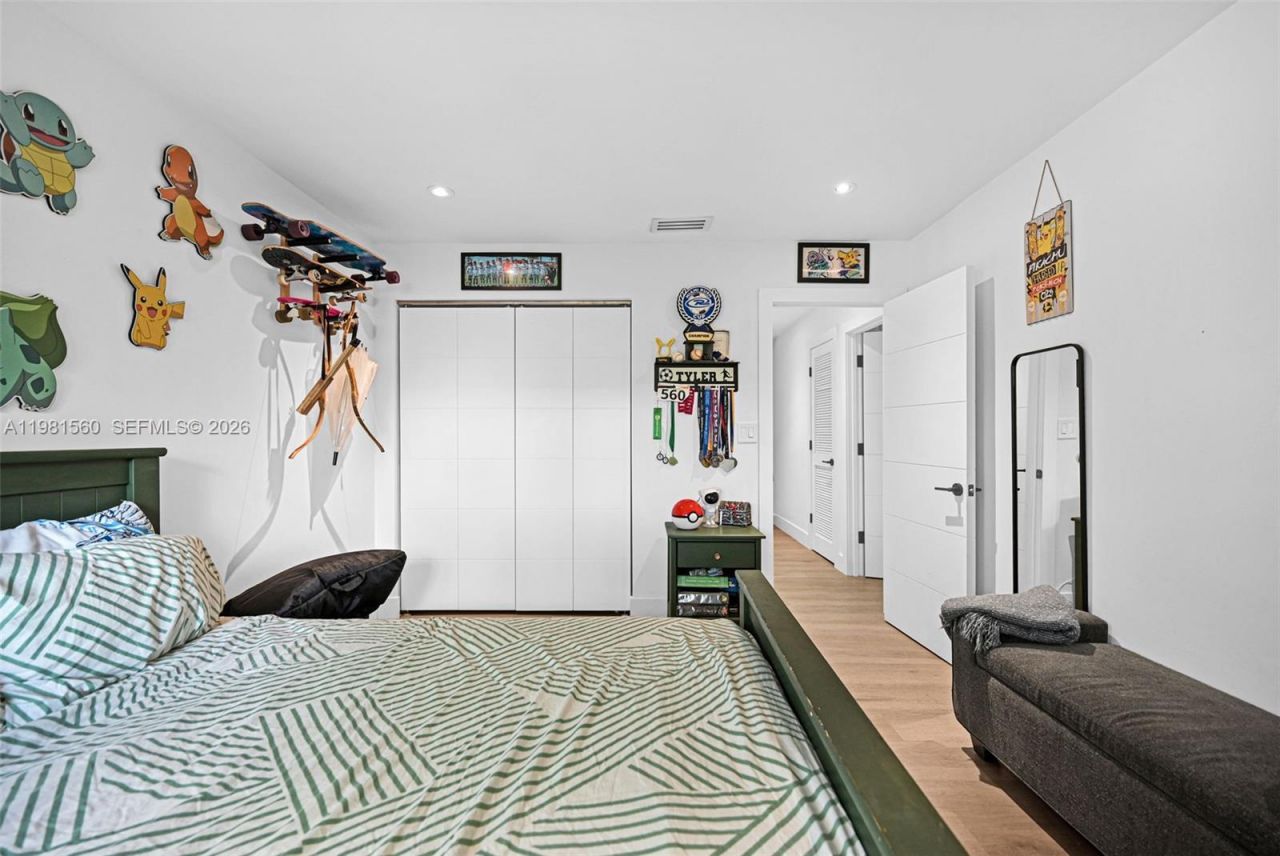 9300 E Calusa Club Dr , Miami, FL 33186 Photo