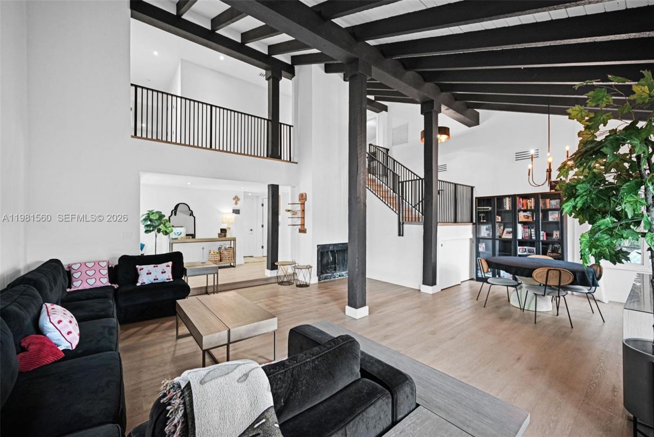 9300 E Calusa Club Dr , Miami, FL 33186 Photo