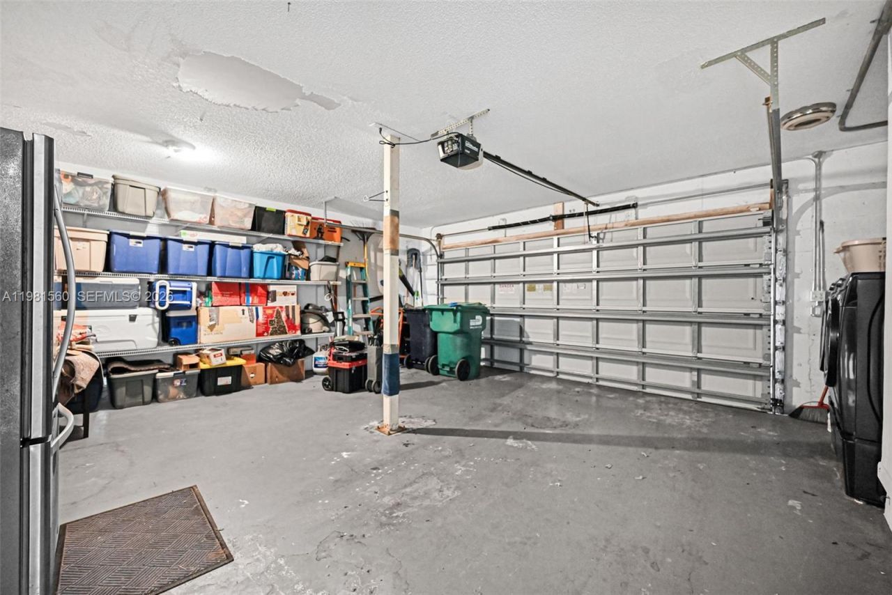 9300 E Calusa Club Dr , Miami, FL 33186 Photo