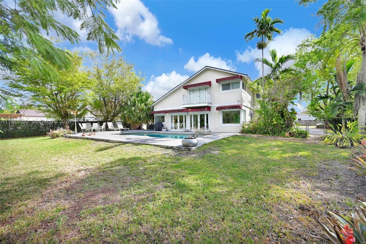 9300 E Calusa Club Dr , Miami, FL 33186 Photo