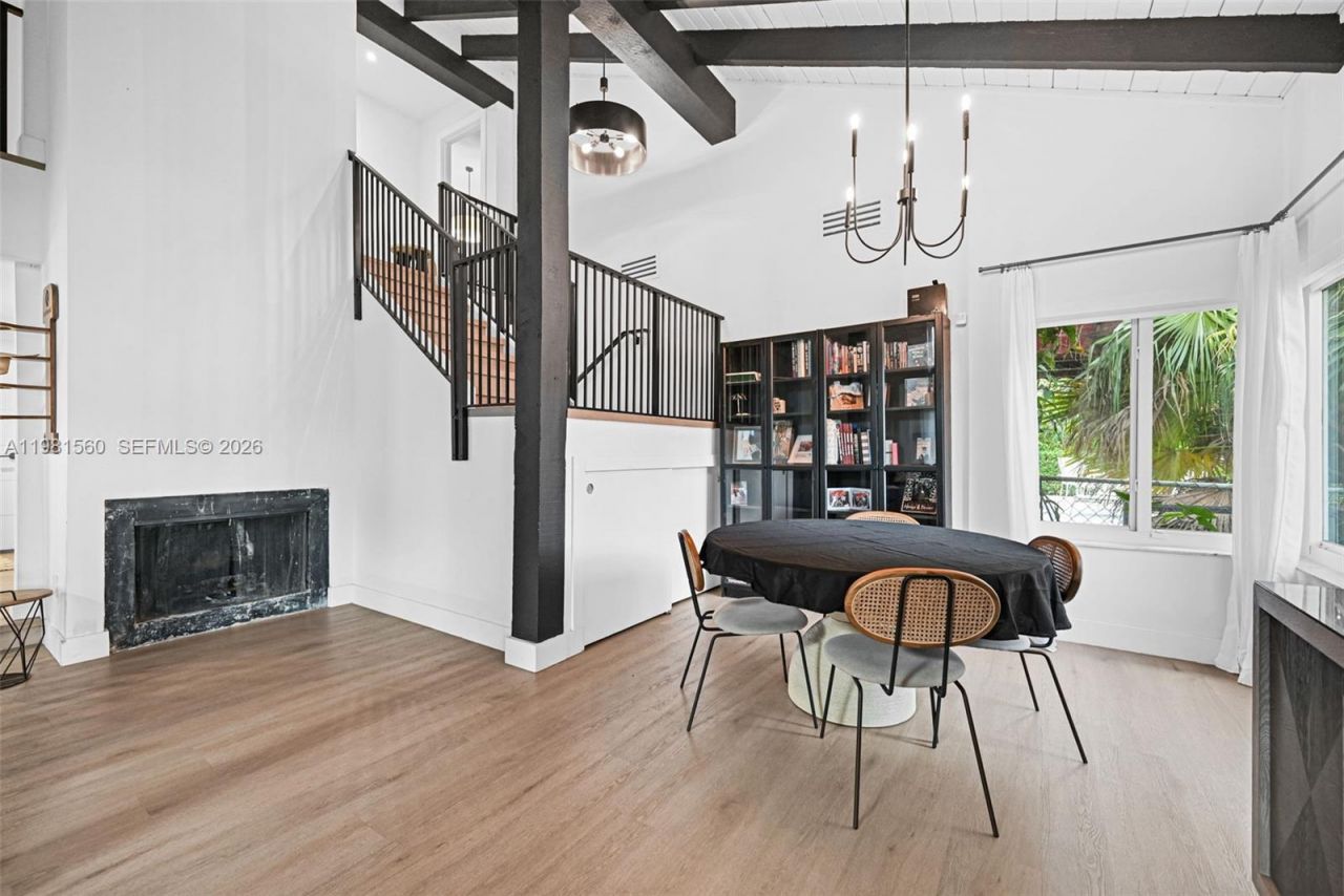 9300 E Calusa Club Dr , Miami, FL 33186 Photo