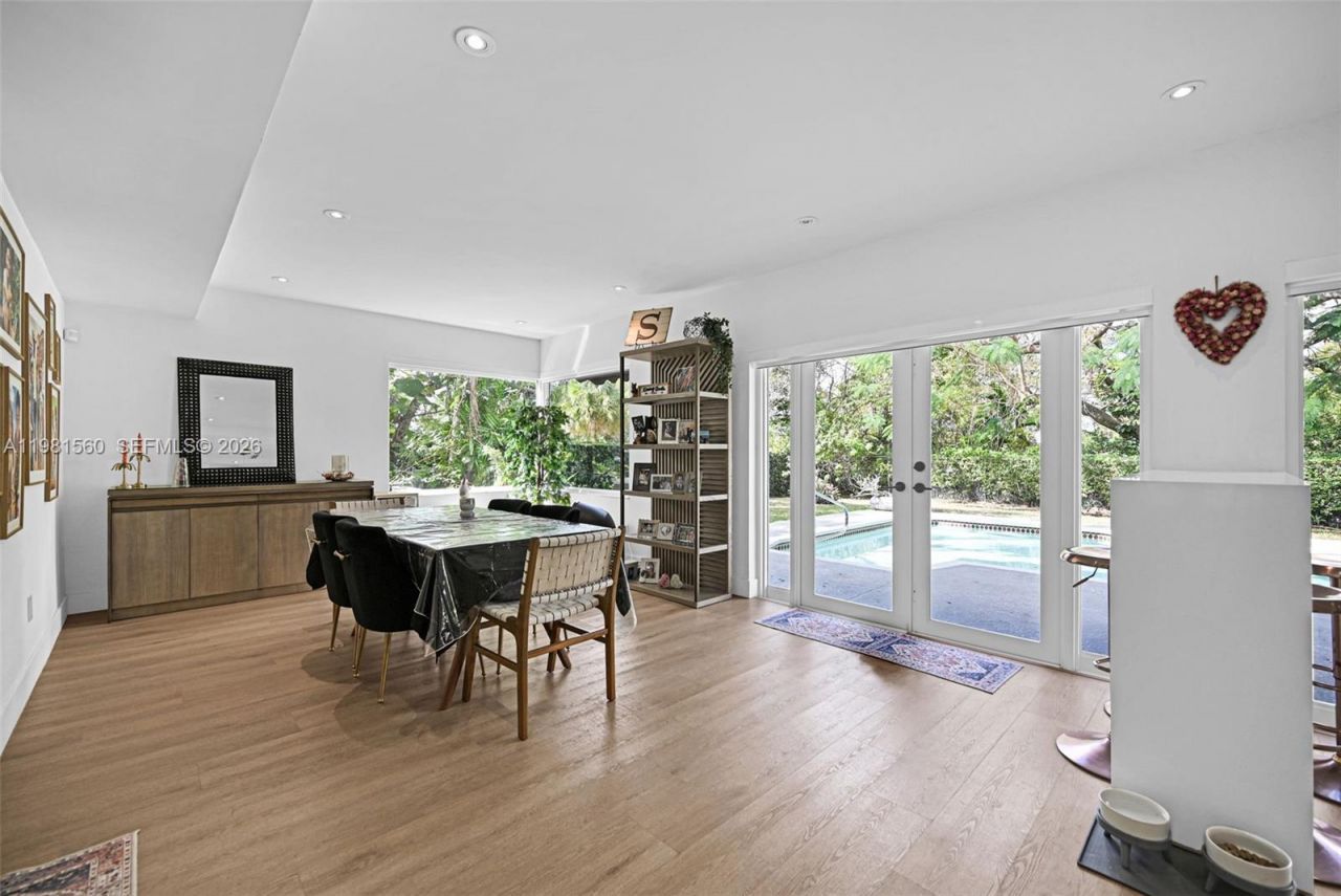 9300 E Calusa Club Dr , Miami, FL 33186 Photo