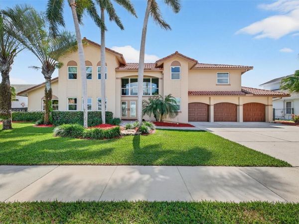 10376 SW 18th St , Davie, FL 33324