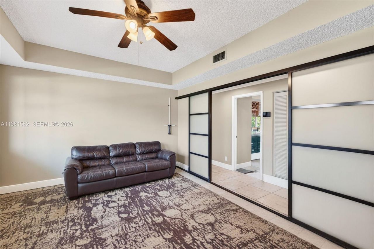 10376 SW 18th St , Davie, FL 33324 Photo