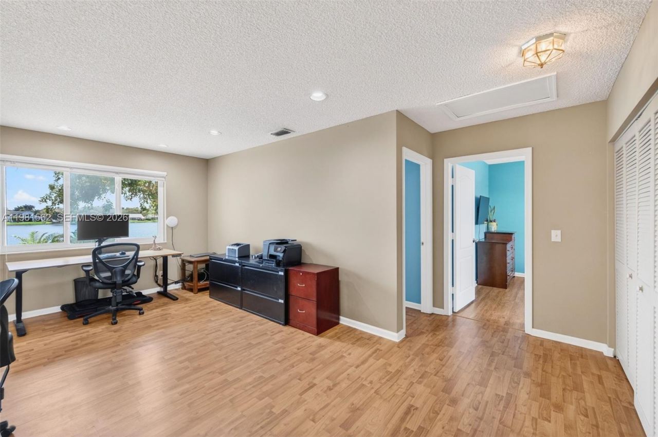 10376 SW 18th St , Davie, FL 33324 Photo