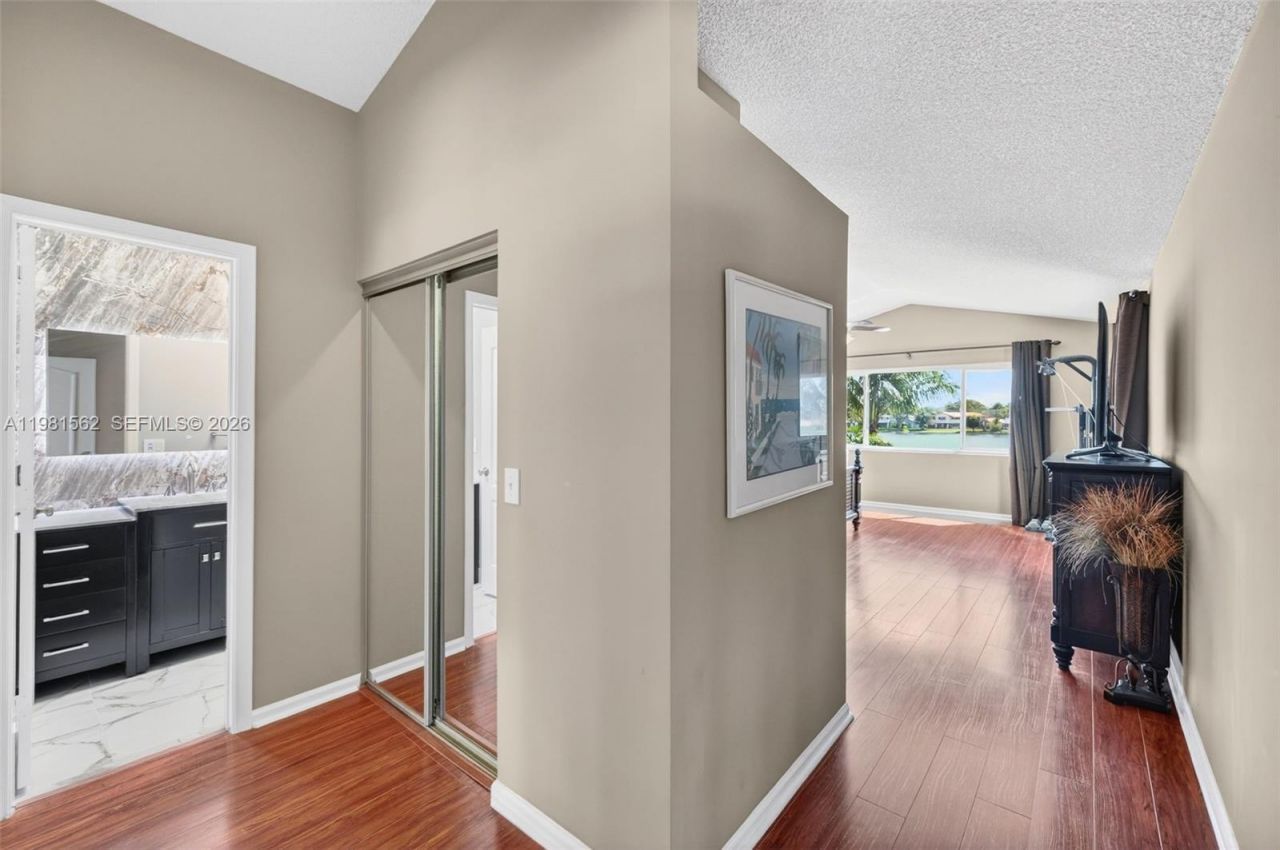 10376 SW 18th St , Davie, FL 33324 Photo