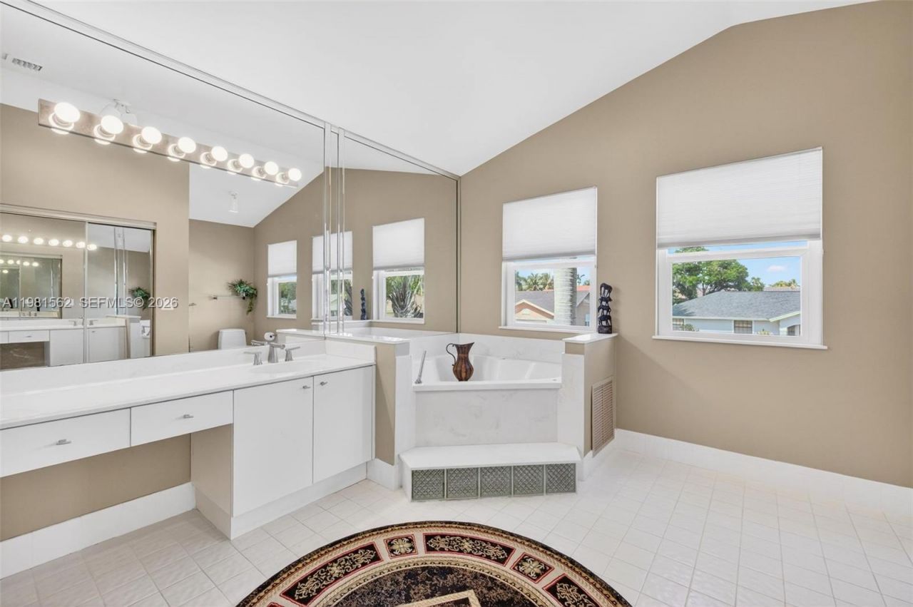 10376 SW 18th St , Davie, FL 33324 Photo