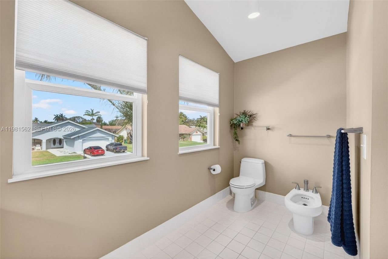 10376 SW 18th St , Davie, FL 33324 Photo