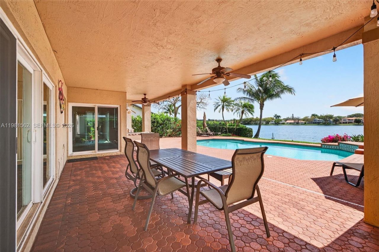 10376 SW 18th St , Davie, FL 33324 Photo