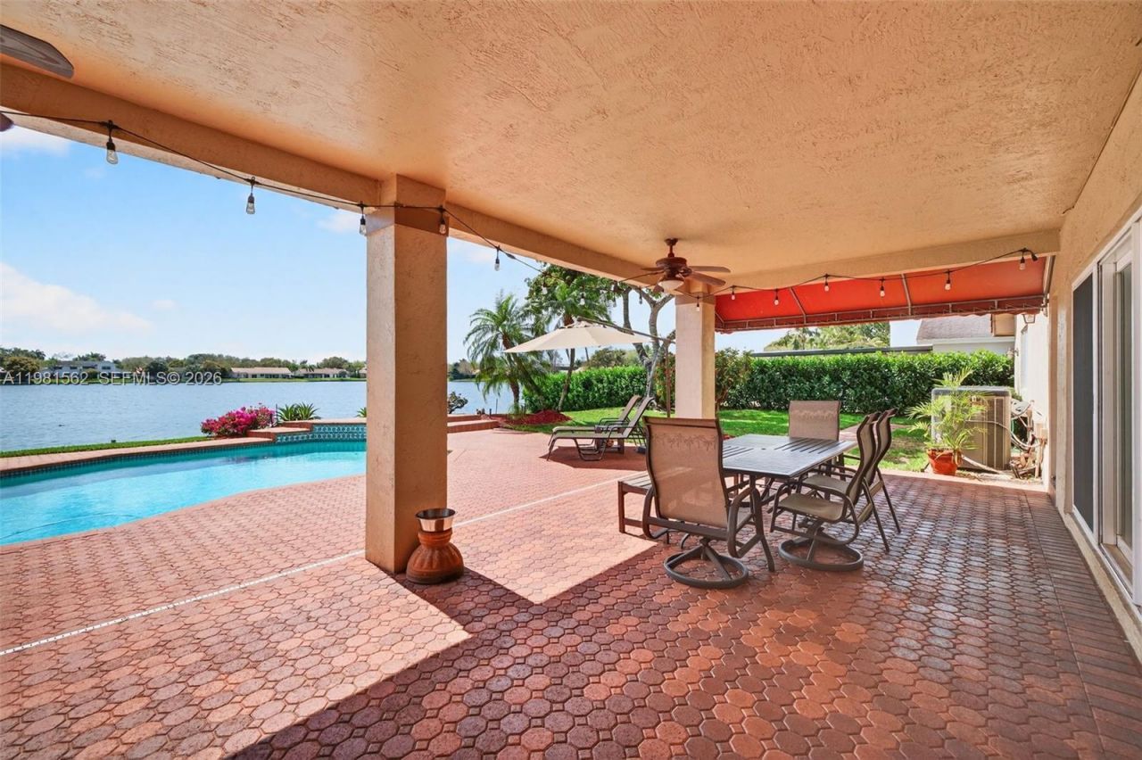 10376 SW 18th St , Davie, FL 33324 Photo