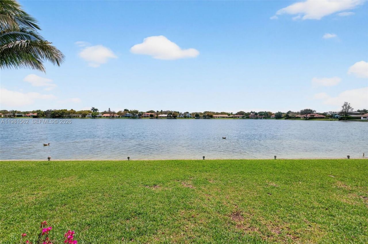 10376 SW 18th St , Davie, FL 33324 Photo