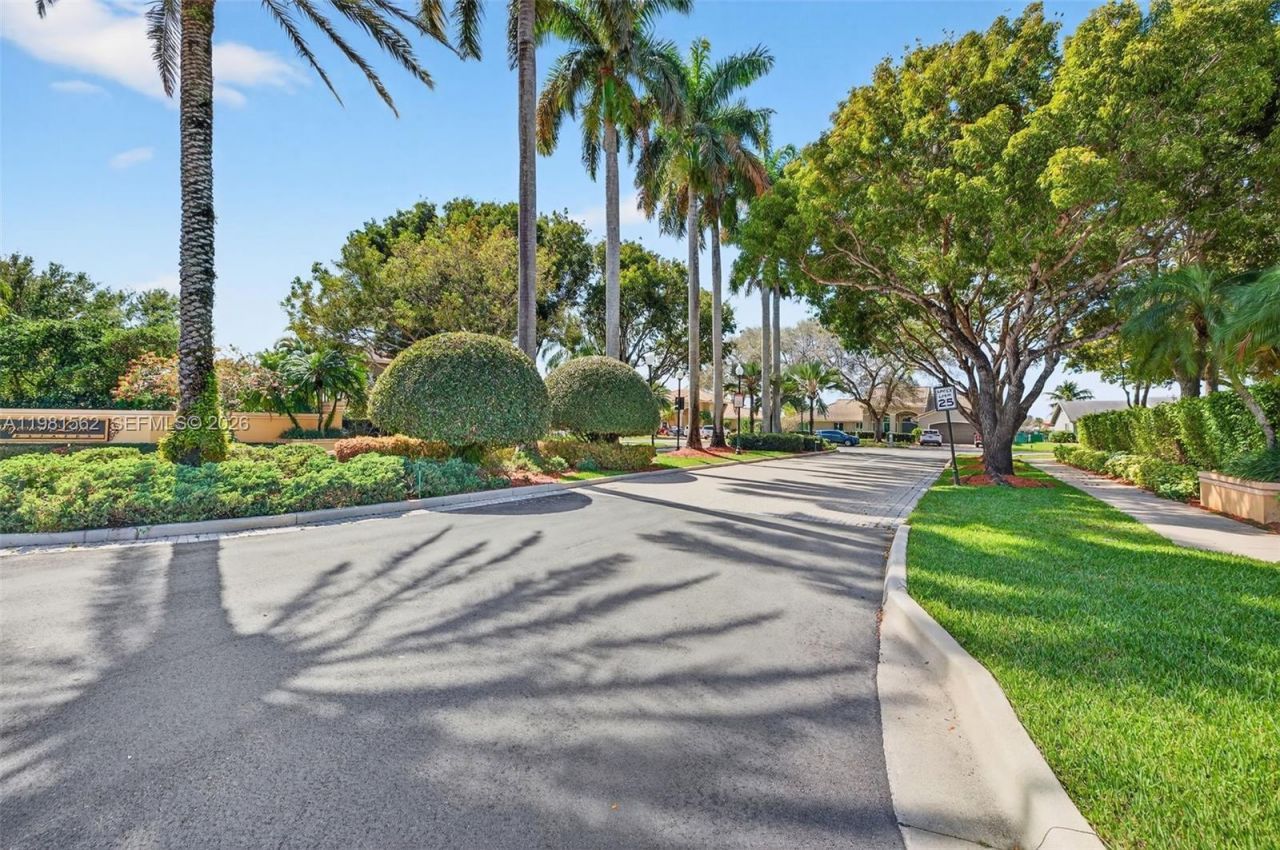 10376 SW 18th St , Davie, FL 33324 Photo