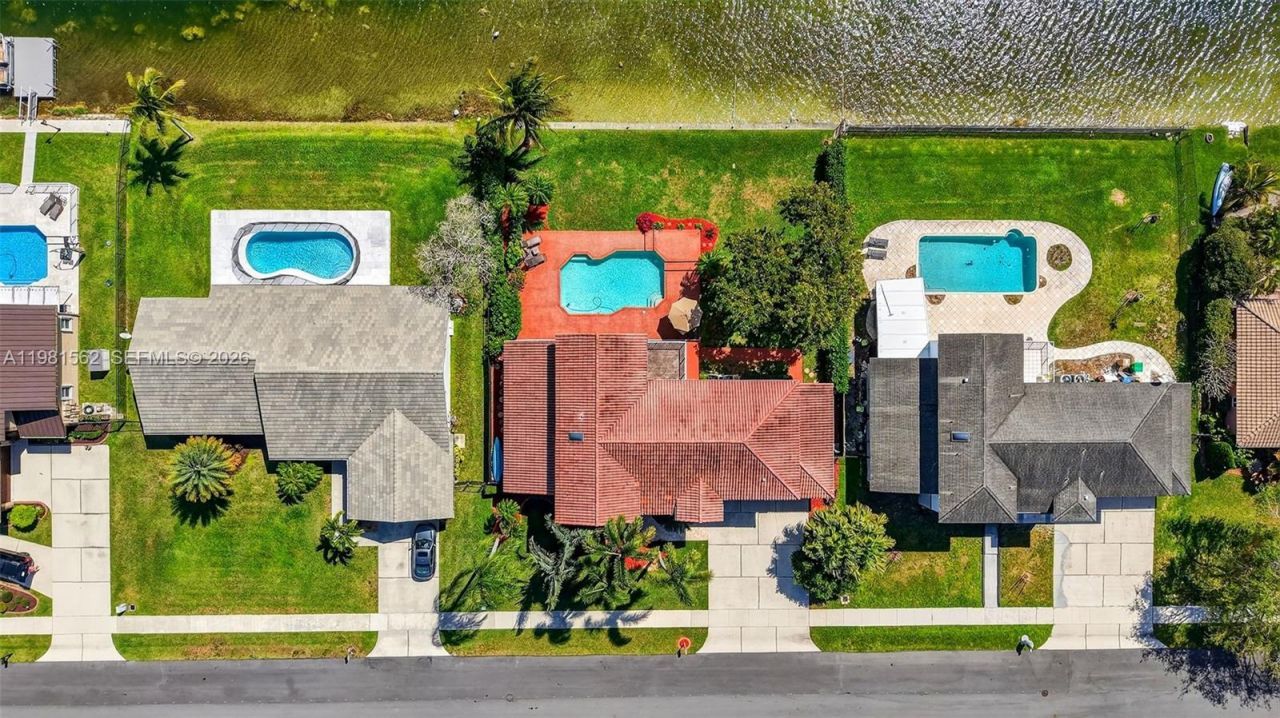 10376 SW 18th St , Davie, FL 33324 Photo