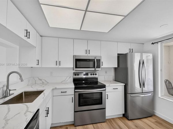 101 E Half Moon Cir , Unit B, Hypoluxo, FL 33462