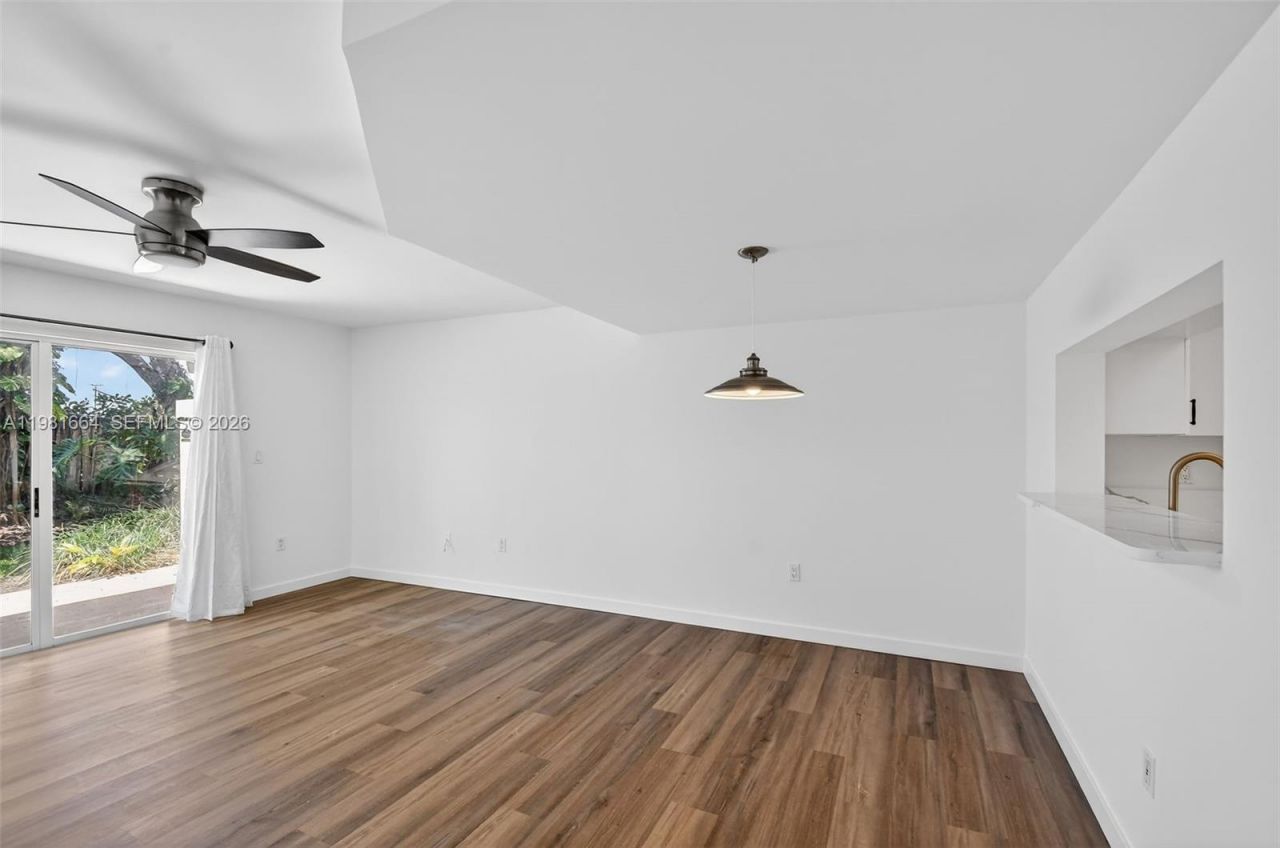 101 E Half Moon Cir, Unit B, Hypoluxo, FL 33462 Photo