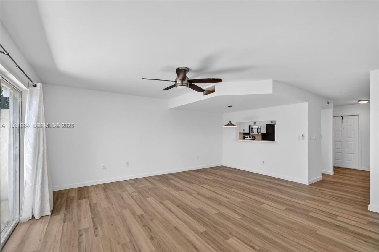 101 E Half Moon Cir, Unit B, Hypoluxo, FL 33462 Photo