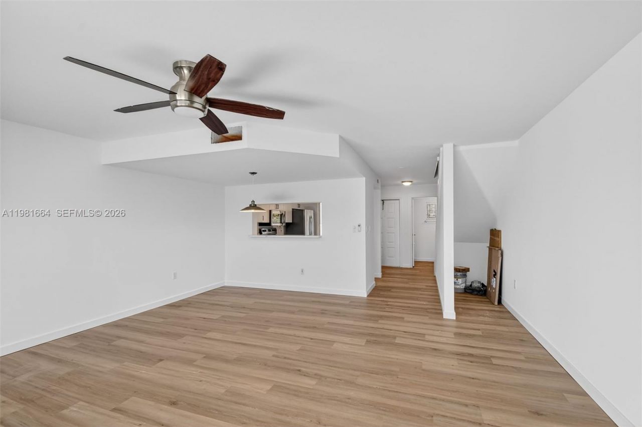 101 E Half Moon Cir, Unit B, Hypoluxo, FL 33462 Photo