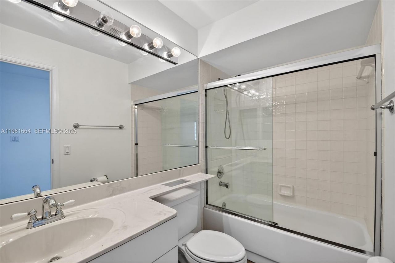 101 E Half Moon Cir, Unit B, Hypoluxo, FL 33462 Photo