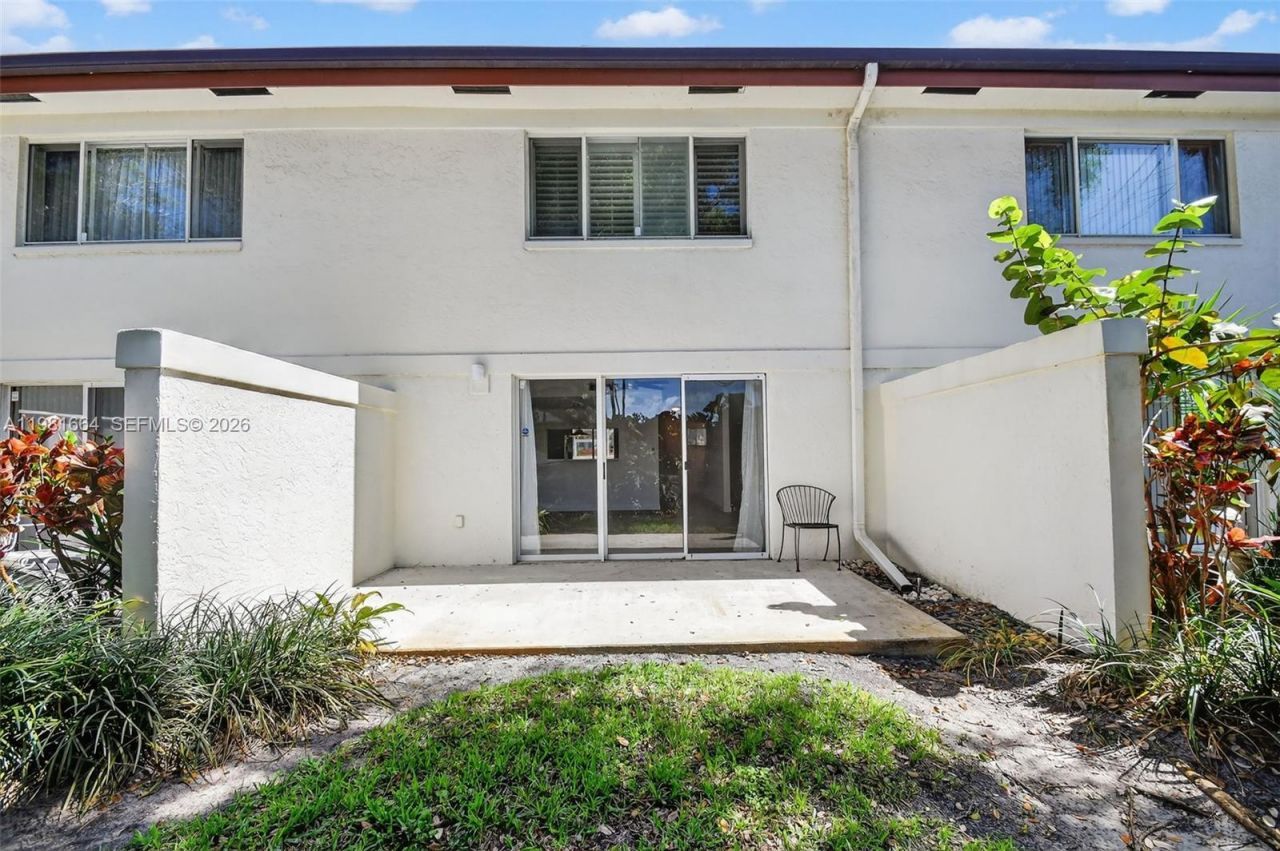 101 E Half Moon Cir, Unit B, Hypoluxo, FL 33462 Photo