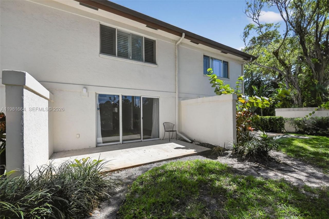 101 E Half Moon Cir, Unit B, Hypoluxo, FL 33462 Photo