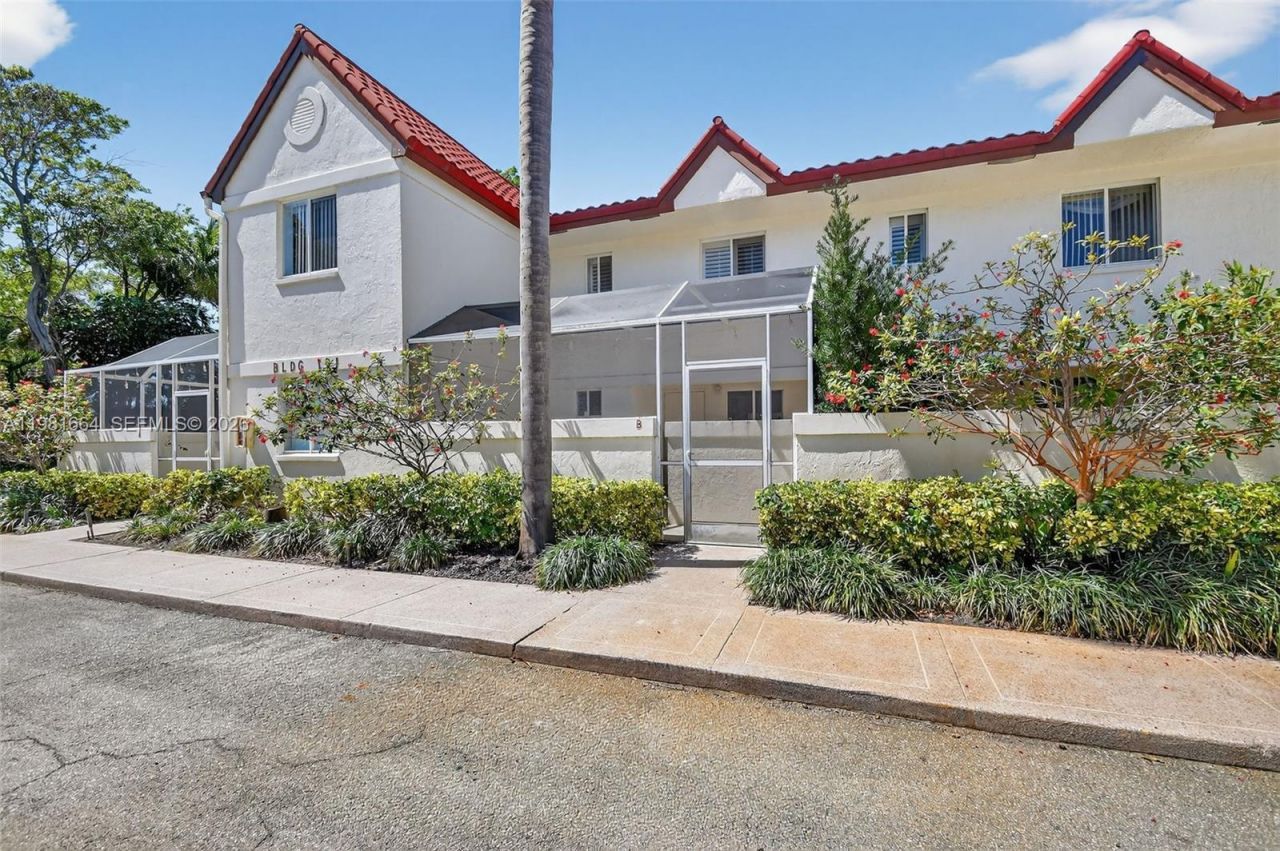 101 E Half Moon Cir, Unit B, Hypoluxo, FL 33462 Photo