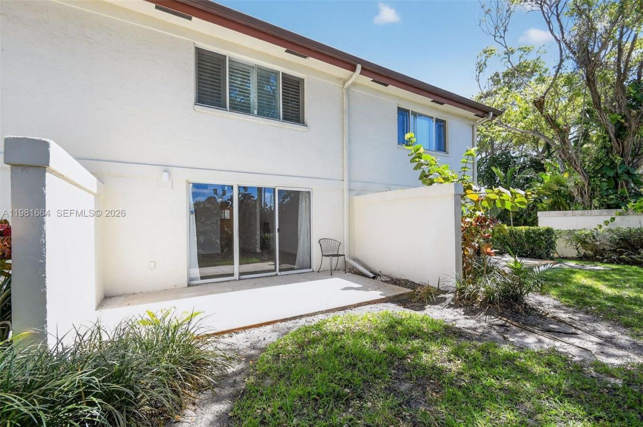 101 E Half Moon Cir, Unit B, Hypoluxo, FL 33462 Photo