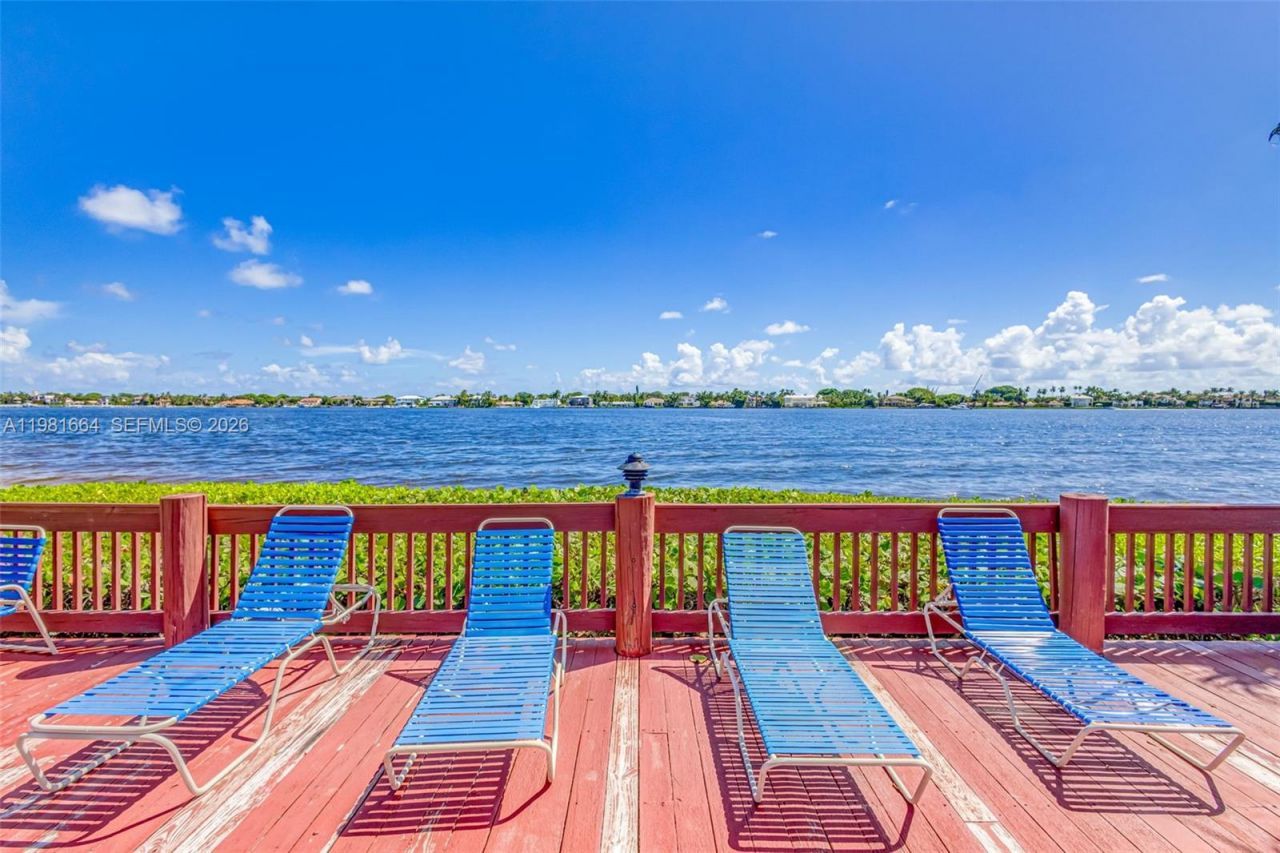 101 E Half Moon Cir, Unit B, Hypoluxo, FL 33462 Photo