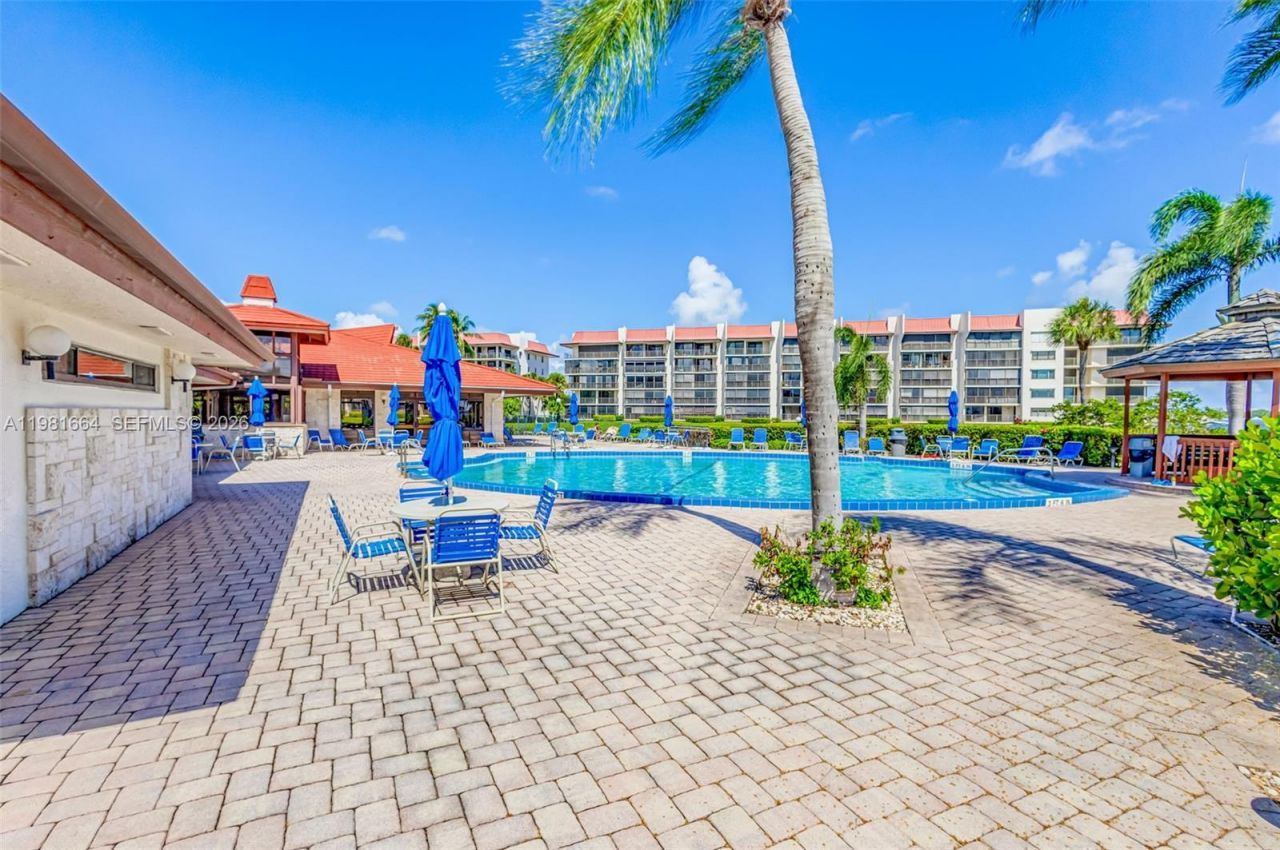 101 E Half Moon Cir, Unit B, Hypoluxo, FL 33462 Photo