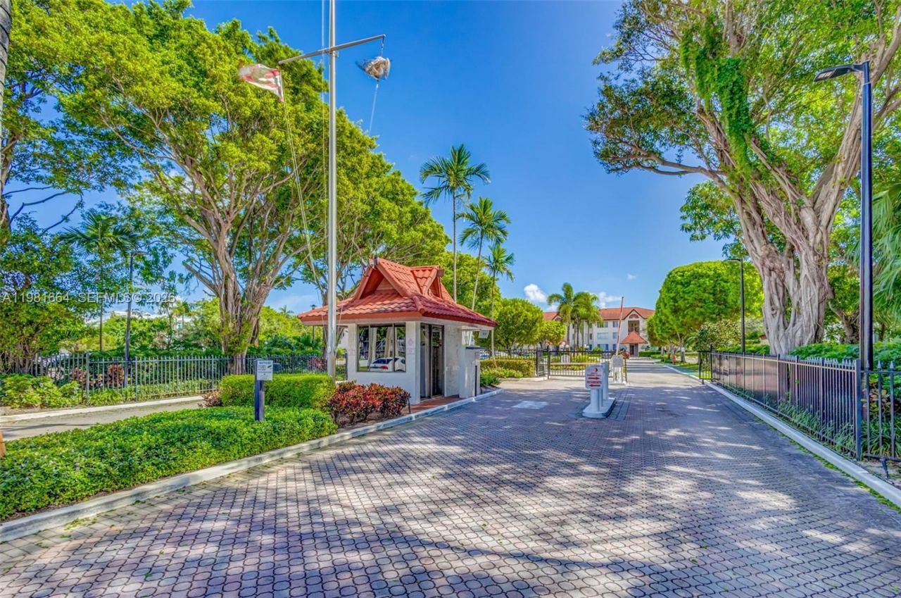 101 E Half Moon Cir, Unit B, Hypoluxo, FL 33462 Photo