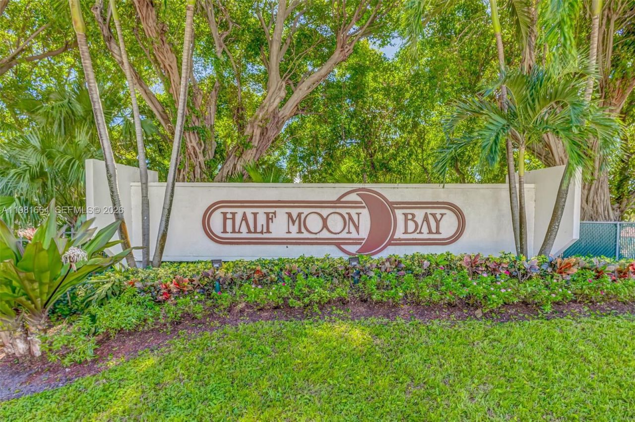 101 E Half Moon Cir, Unit B, Hypoluxo, FL 33462 Photo