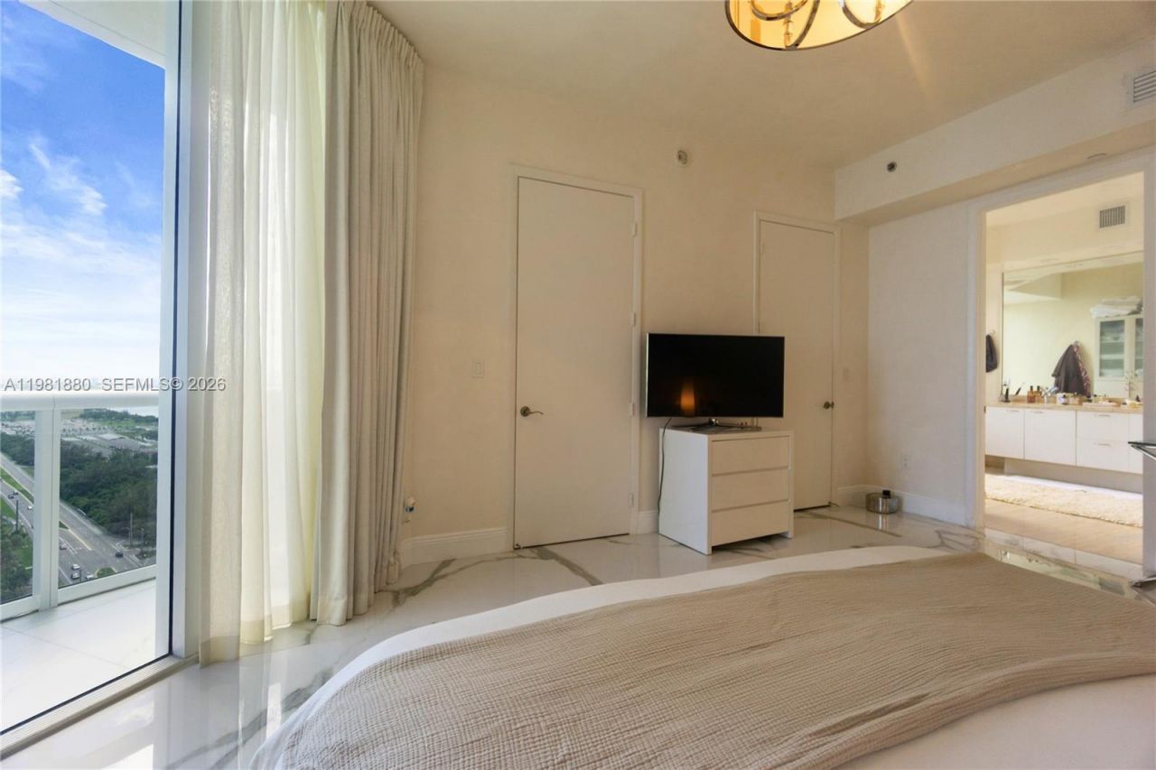 15811 Collins Ave , Unit 2606, Sunny Isles Beach, FL 33160 Photo