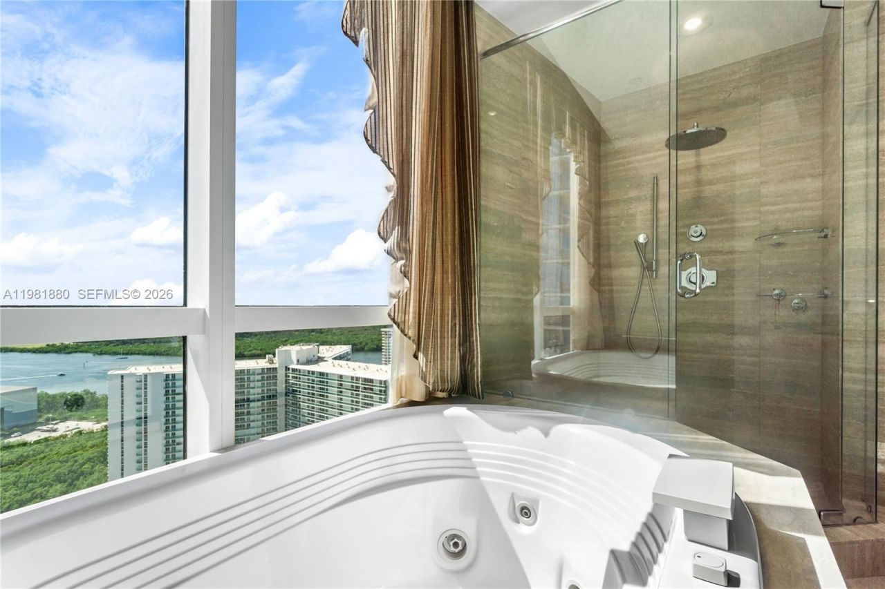 15811 Collins Ave , Unit 2606, Sunny Isles Beach, FL 33160 Photo