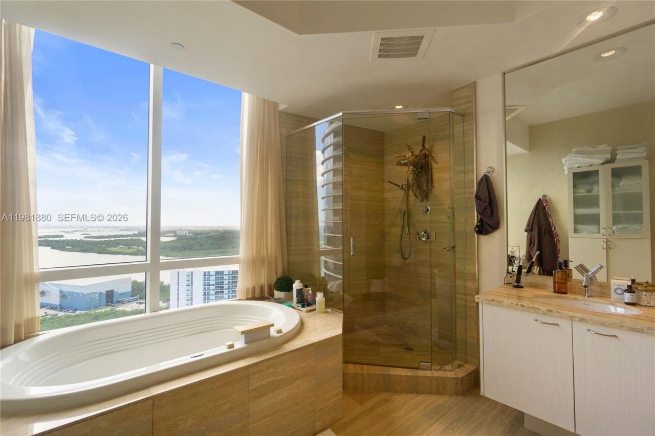 15811 Collins Ave , Unit 2606, Sunny Isles Beach, FL 33160 Photo