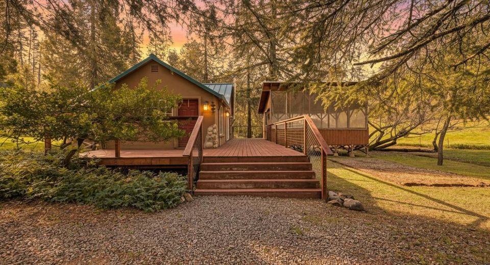 18707 Applegate Rd, Applegate, CA 95703 Photo